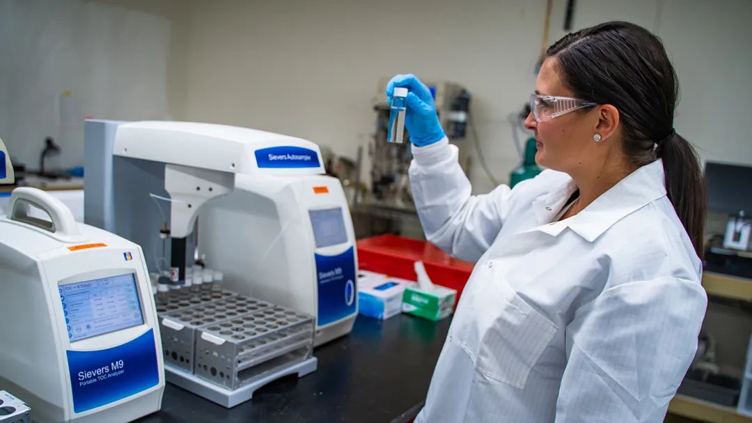 制药用水和清洁验证中的TOC检测：实验室、旁线和在线剖析较量